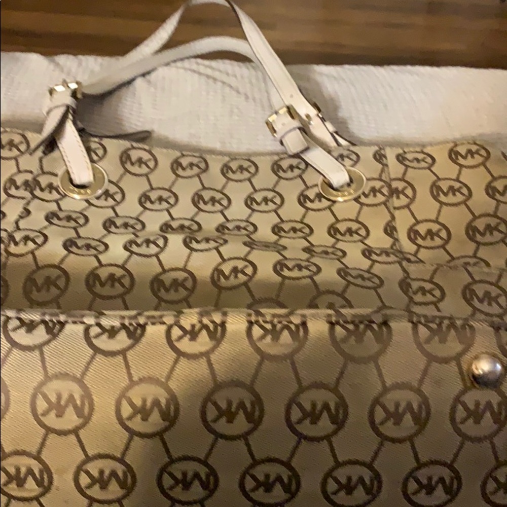 Micheal kors purse